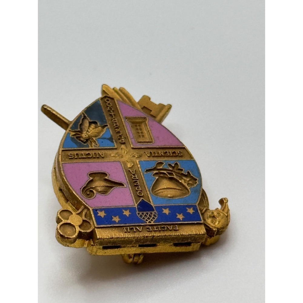 Vintage Fraternity School Opera Scientia Auctus Pulchrituoo Enamel Brooch Pin - Picture 5 of 8